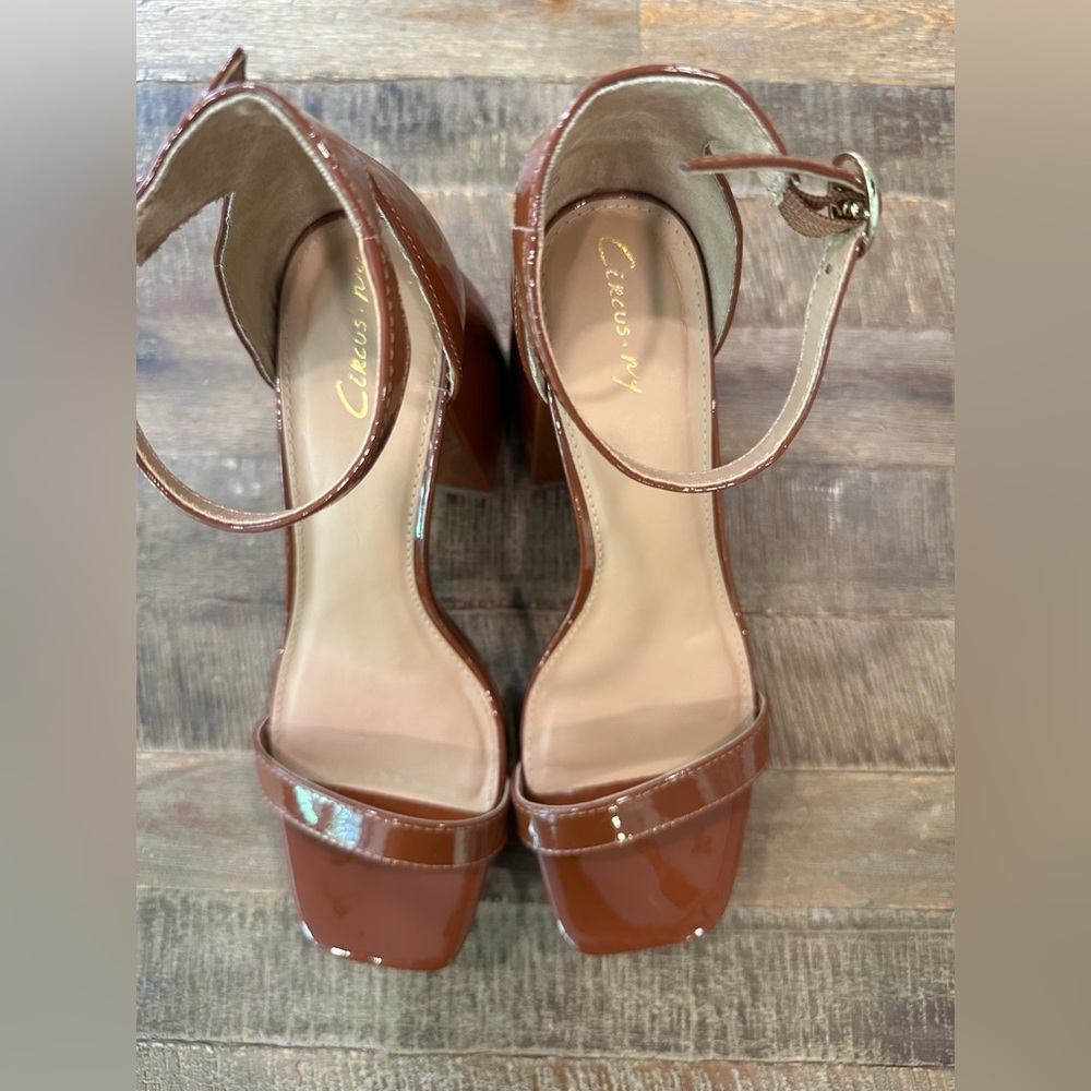 Circus by Sam Edelman Jardine Brown Block Heel Sandals - Picture 4 of 10